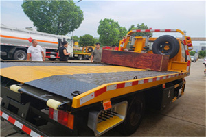 新县附近拖车电话号码服务